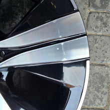Load image into Gallery viewer, 1x Alufelge 17 Zoll 7.0" 5x112 44 5ET A2064017100 Mercedes-Benz W206 Rim Wheel FEL9867467500bj