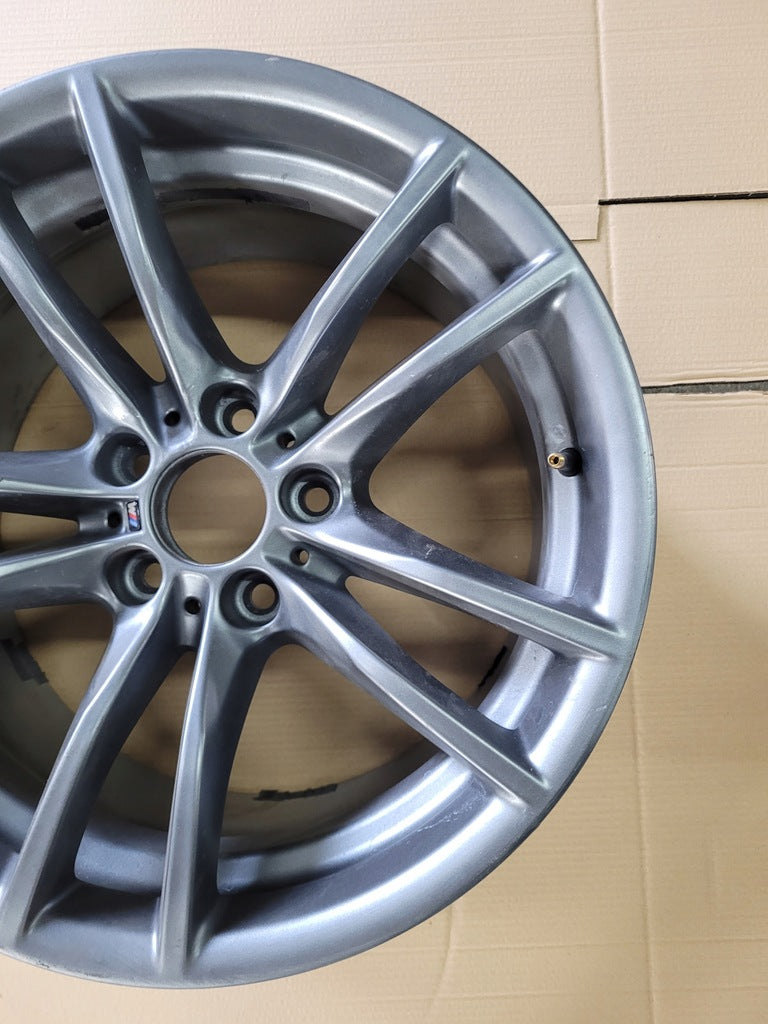 1x Alufelge 18 Zoll 9.0" 5x108 29ET Silber 2284906 BMW F87 F80 F82 Rim Wheel FEL8101951776xi