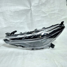 Laden Sie das Bild in den Galerie-Viewer, Frontscheinwerfer Toyota Corolla 29746 Links Scheinwerfer Headlight SCH4757746141tg