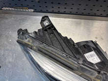 Laden Sie das Bild in den Galerie-Viewer, Frontscheinwerfer Mercedes-Benz W246 A2468207261 Rechts Scheinwerfer Headlight SCH4929966991eh