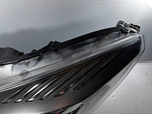 Laden Sie das Bild in den Galerie-Viewer, Frontscheinwerfer Ford Kuga I GV41-13D155-AH Links Scheinwerfer Headlight SCH5518735290ld