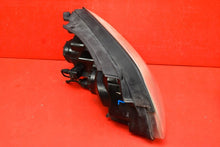 Laden Sie das Bild in den Galerie-Viewer, Frontscheinwerfer Kia Carens III 92101-1D0 Links Scheinwerfer Headlight