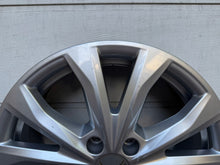 Load image into Gallery viewer, 1x Alufelge 17 Zoll 6.5" 5x112 49ET 2K7601025A VW Passat Golf I Rim Wheel FEL3301350531pk