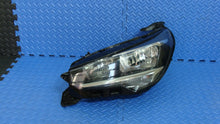 Laden Sie das Bild in den Galerie-Viewer, Frontscheinwerfer Opel Corsa F 39162648 Halogen Links Scheinwerfer Headlight