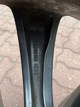 Laden Sie das Bild in den Galerie-Viewer, 1x Alufelge 19 Zoll 8.5" 5x112 25ET Glanz Grau 6887591 BMW 7 G11 Mg Rim Wheel FEL7612757300ic