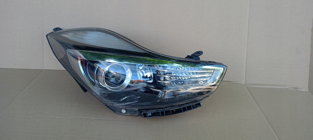 Frontscheinwerfer Hyundai Ix20 92102-1K Rechts Scheinwerfer Headlight