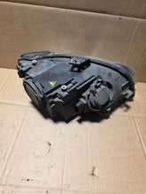 Laden Sie das Bild in den Galerie-Viewer, Frontscheinwerfer Audi A4 Avant B7 8E0941029BM Xenon Rechts oder Links SCH6948013426ix