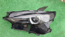 Laden Sie das Bild in den Galerie-Viewer, Frontscheinwerfer Mazda Cx30 DFR7-51040 LED Links Scheinwerfer Headlight