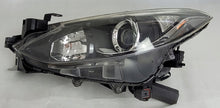 Laden Sie das Bild in den Galerie-Viewer, Frontscheinwerfer Mazda 3 BHR151040 Ein Stück (Rechts oder Links) Headlight SCH3625308927zu