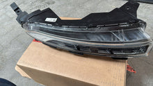 Load image into Gallery viewer, Frontscheinwerfer Hyundai Bayon 92208-Q0500 LED Rechts Scheinwerfer Headlight SCH9436311740vy