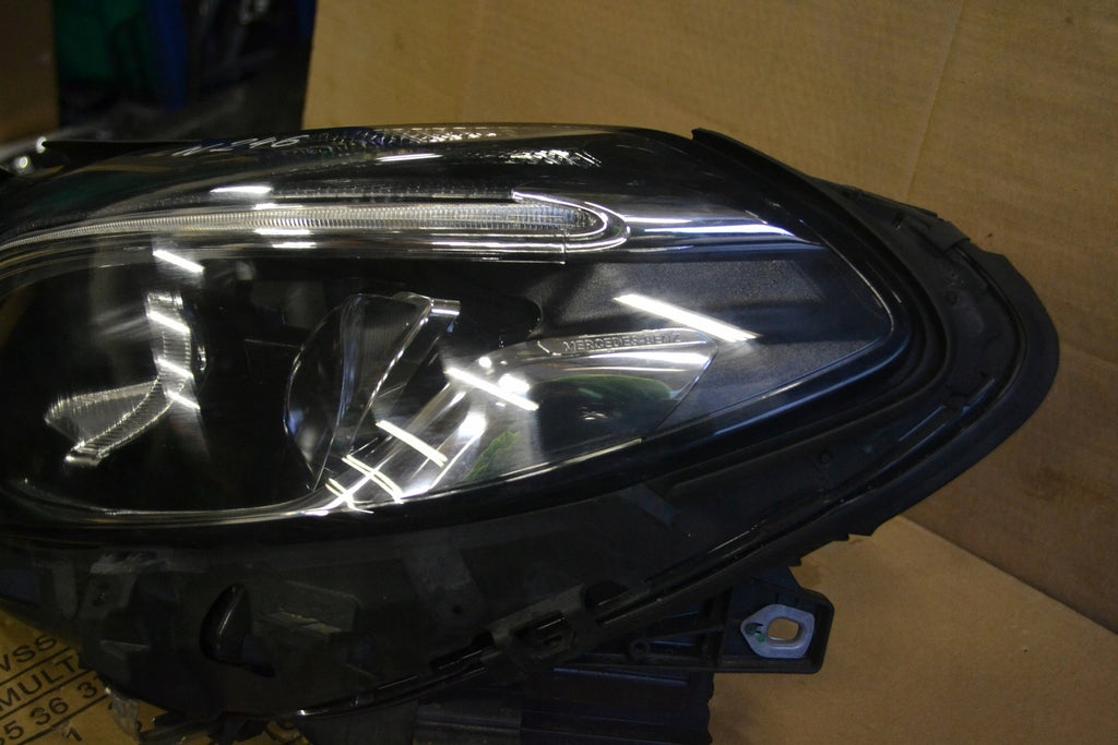 Frontscheinwerfer Mercedes-Benz A2469066101 LED Ein Stück (Rechts oder Links)