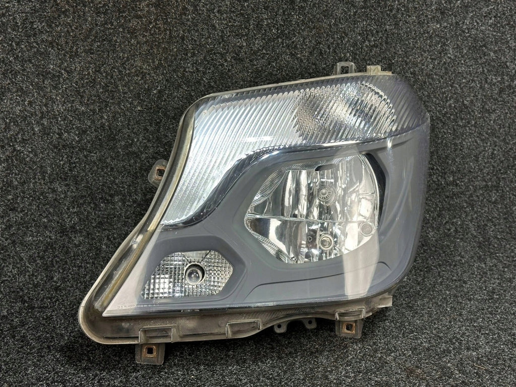 Frontscheinwerfer Mercedes-Benz Sprinter A9068205600 Links Headlight SCH7606767135jy