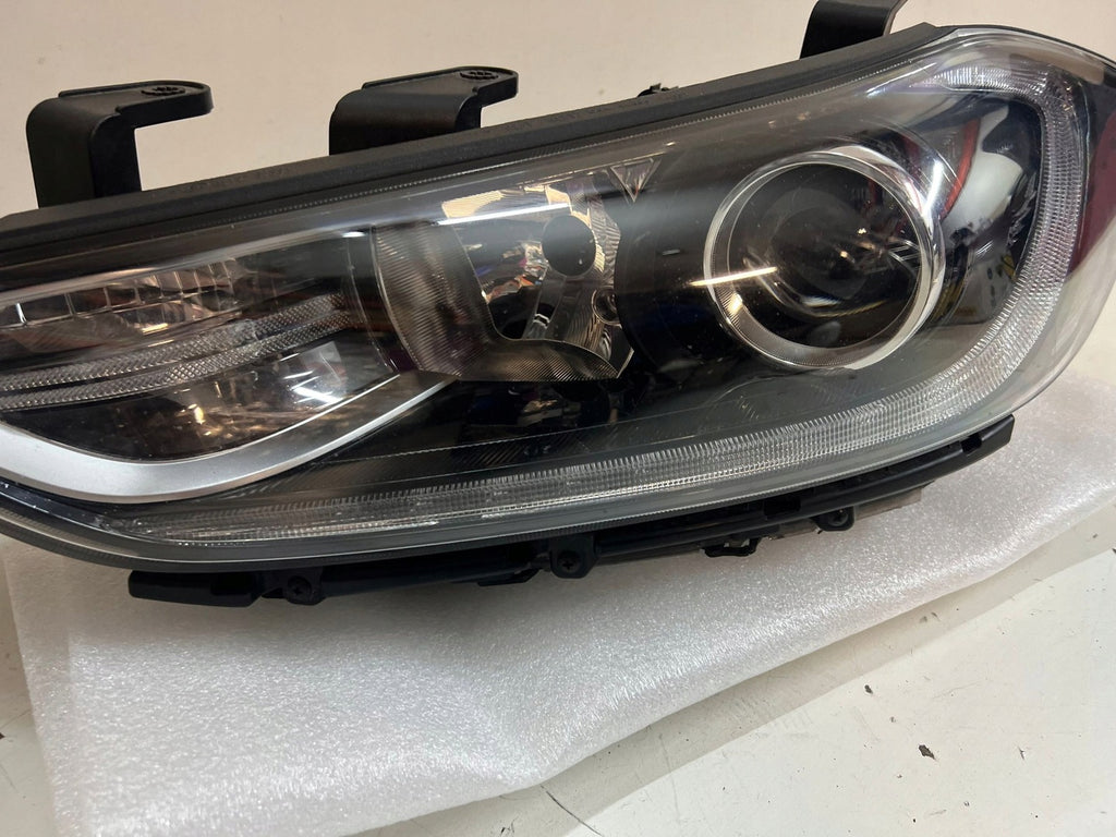 Frontscheinwerfer Hyundai Elantra 92101F2 Links Scheinwerfer Headlight