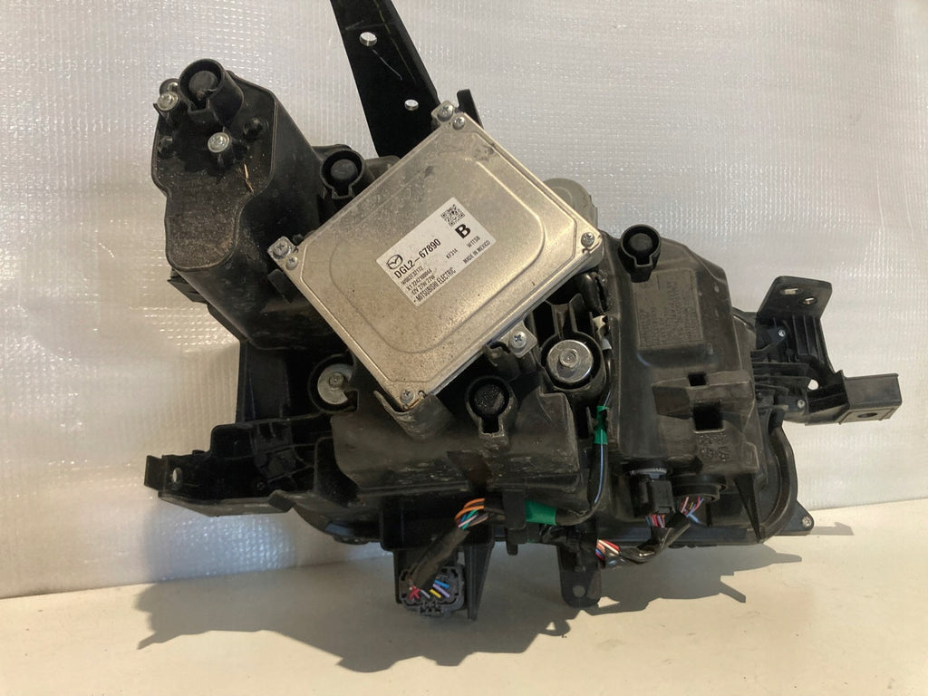 Frontscheinwerfer Mazda Cx-30 DGJ1-51040 LED Ein Stück (Rechts oder Links)