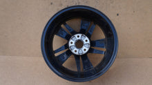 Laden Sie das Bild in den Galerie-Viewer, 1x Alufelge 17 Zoll 6.5&quot; 5x112 41ET 3V0601025 Skoda Superb Iii Rim Wheel