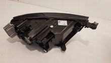 Laden Sie das Bild in den Galerie-Viewer, Frontscheinwerfer Seat Ateca 576941031B Links Scheinwerfer Headlight