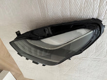 Load image into Gallery viewer, Frontscheinwerfer Tesla 3 1514952-00-D LED Links Scheinwerfer Headlight SCH9793969129pb