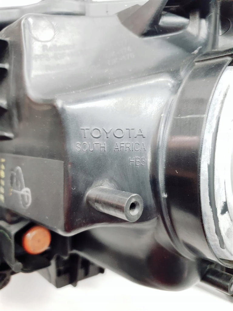 Frontscheinwerfer Toyota Hilux VIII Rechts Scheinwerfer Headlight SCH1721063846jd