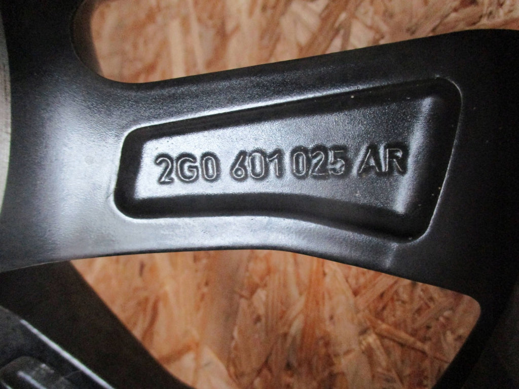 1x Alufelge 15 Zoll 5.5" 5x100 Glanz Schwarz 2G0601025AR VW Polo Rim Wheel FEL6043041537uc