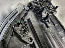 Laden Sie das Bild in den Galerie-Viewer, Frontscheinwerfer Mercedes-Benz W246 A2468207861 Xenon Rechts Headlight SCH1112486990tr