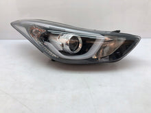 Load image into Gallery viewer, Frontscheinwerfer Hyundai 92102-3X Rechts Scheinwerfer Headlight