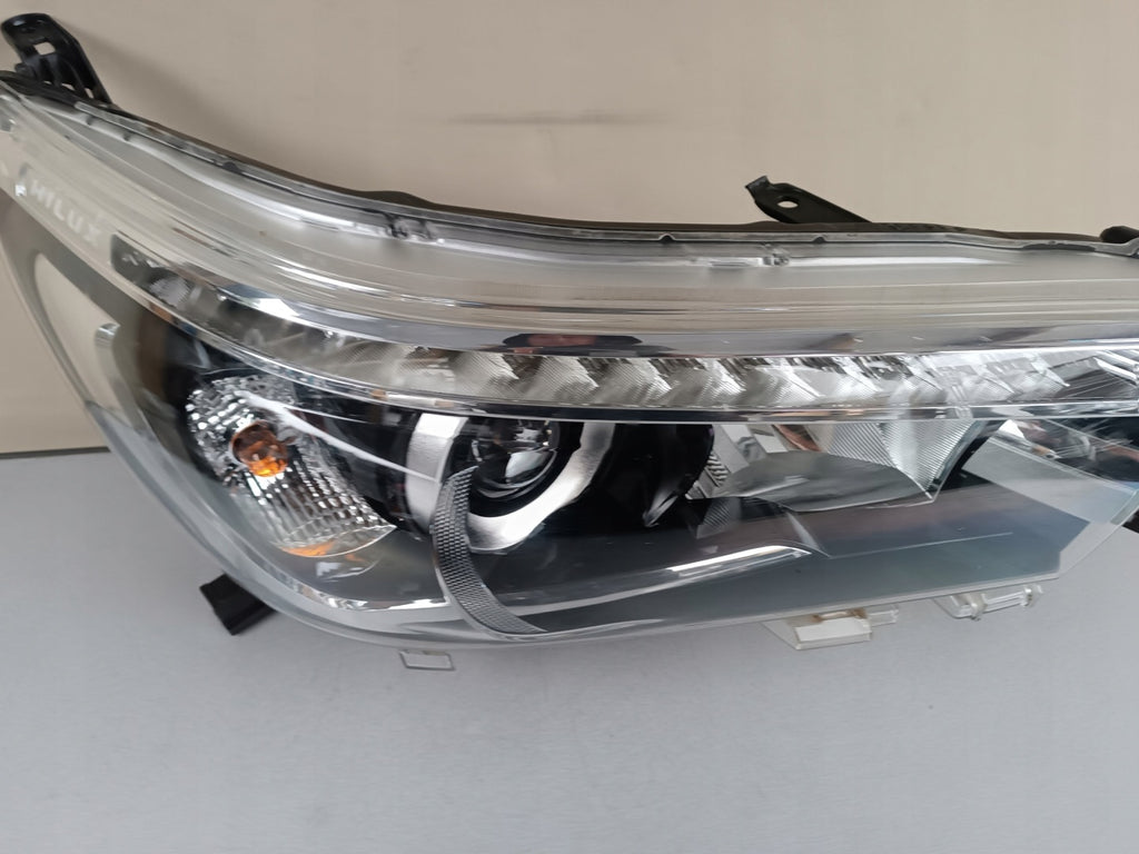 Frontscheinwerfer Toyota Hilux VIII Full LED Rechts Scheinwerfer Headlight SCH4266107423aa