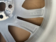 Laden Sie das Bild in den Galerie-Viewer, 1x Alufelge 20 Zoll 8.0" 5x108 45ET HK7M1007BA Land Rover Rim Wheel FEL5938860827ww