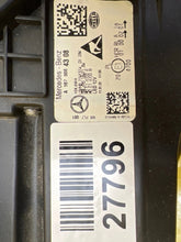 Laden Sie das Bild in den Galerie-Viewer, Frontscheinwerfer Mercedes-Benz Gle A1679064308 LED Rechts oder Links