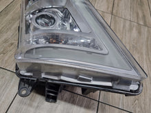 Load image into Gallery viewer, Frontscheinwerfer Volvo 21221137 Xenon Rechts Scheinwerfer Headlight SCH5025713668iy