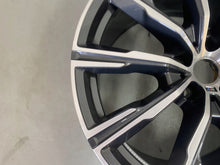 Laden Sie das Bild in den Galerie-Viewer, 1x Alufelge 20 Zoll 10.5&quot; 5x112 40ET 6880047 BMW X5 G05 G06 Rim Wheel