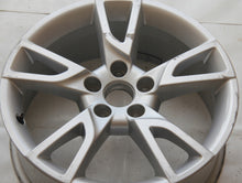 Load image into Gallery viewer, 1x Alufelge 17 Zoll 6.5&quot; 5x112 33ET Glanz Silber 8U0071497 Audi A4 Q3 Rim Wheel