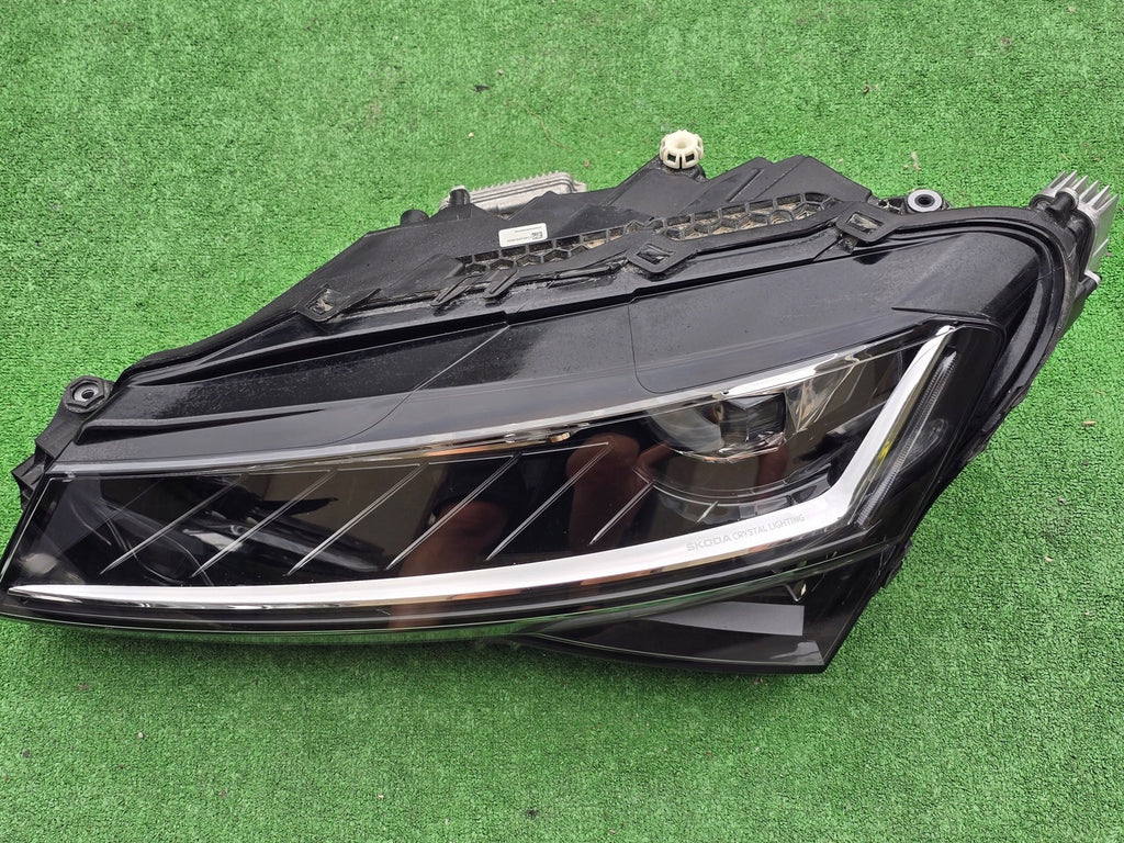 Frontscheinwerfer Skoda Superb III 3V1941015D LED Ein Stück (Rechts oder Links)