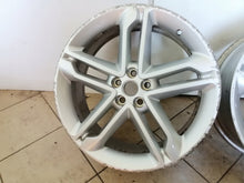 Laden Sie das Bild in den Galerie-Viewer, 1x Alufelge 19 Zoll 7.5&quot; 5x105 38ET Glanz Silber 95016099 Opel Rim Wheel