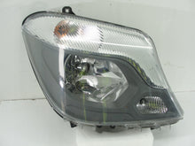 Laden Sie das Bild in den Galerie-Viewer, Frontscheinwerfer Mercedes-Benz Sprinter A9068202461 Rechts Headlight SCH3149599011uq