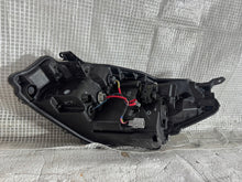 Load image into Gallery viewer, Frontscheinwerfer Toyota Yaris Rechts Scheinwerfer Headlight