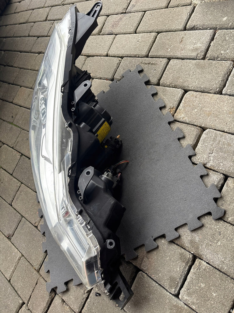 Frontscheinwerfer Citroën C-Crosser P7142R 6208N3 Xenon Rechts oder Links