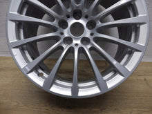 Laden Sie das Bild in den Galerie-Viewer, 1x Alufelge 18 Zoll 8.0&quot; 5x112 30ET Glanz Silber 6861224 BMW 5 G31 G30 Rim Wheel