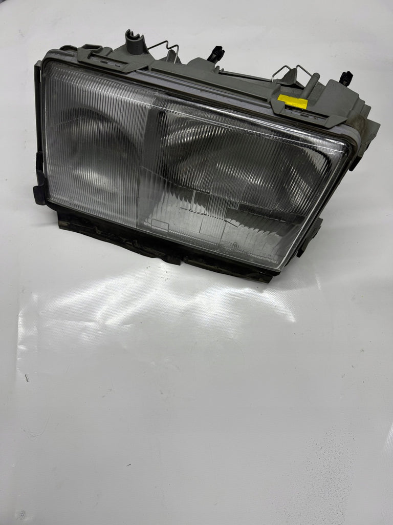 Frontscheinwerfer Mercedes-Benz W124 AK-12-710411 Links Scheinwerfer Headlight SCH4640629339hv