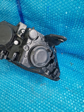 Laden Sie das Bild in den Galerie-Viewer, Frontscheinwerfer Skoda Fabia 6V1941015D Links Scheinwerfer Headlight