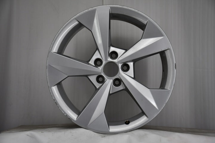 1x Alufelge 18 Zoll 8.0" 5x112 46ET Glanz Silber 8Y0601025J Audi A3 Rim Wheel FEL9496108402mm