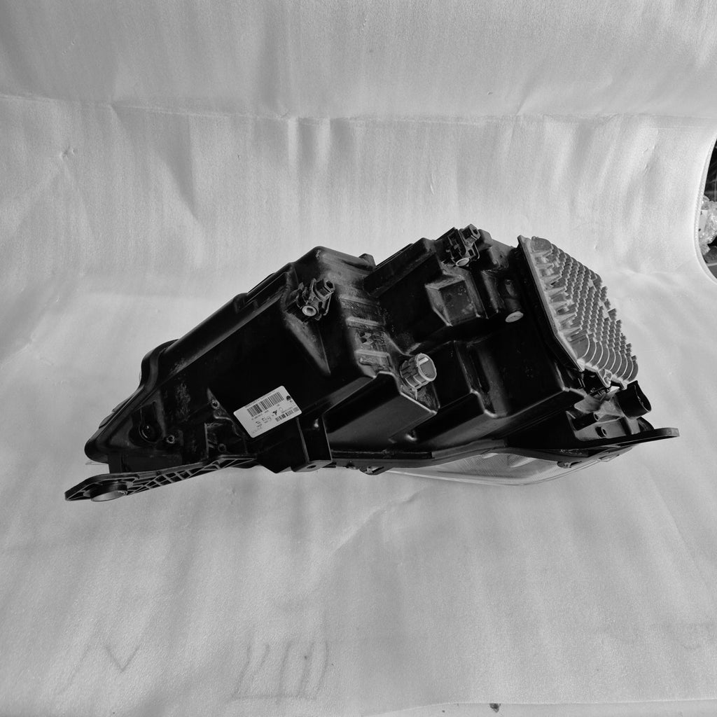 Frontscheinwerfer Maserati Ghibli M157 00670100988 Links Scheinwerfer Headlight SCH7380781896zw
