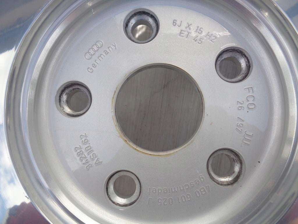 1x Alufelge 15 Zoll 6.0" 5x112 45ET Glanz Silber 4B0601025 Audi C5 Rim Wheel