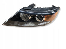 Load image into Gallery viewer, Frontscheinwerfer Kia Sorento II 921012P140 Links Scheinwerfer Headlight SCH9783396889op