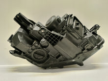 Load image into Gallery viewer, Frontscheinwerfer VW Passat 3G1941035P LED Links Scheinwerfer Headlight