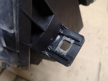 Laden Sie das Bild in den Galerie-Viewer, Frontscheinwerfer Mercedes-Benz Sprinter 906 A9068202461 Halogen Rechts