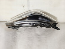 Load image into Gallery viewer, Frontscheinwerfer Toyota Yaris LED Rechts Scheinwerfer Headlight