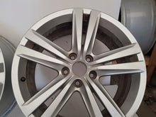 Load image into Gallery viewer, 1x Alufelge 18 Zoll 7.5&quot; 5x112 51ET Glanz Silber 5F0601025J Seat Leon Rim Wheel