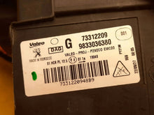 Laden Sie das Bild in den Galerie-Viewer, Frontscheinwerfer Peugeot 2008 II 208 9833036380 Links Scheinwerfer Headlight