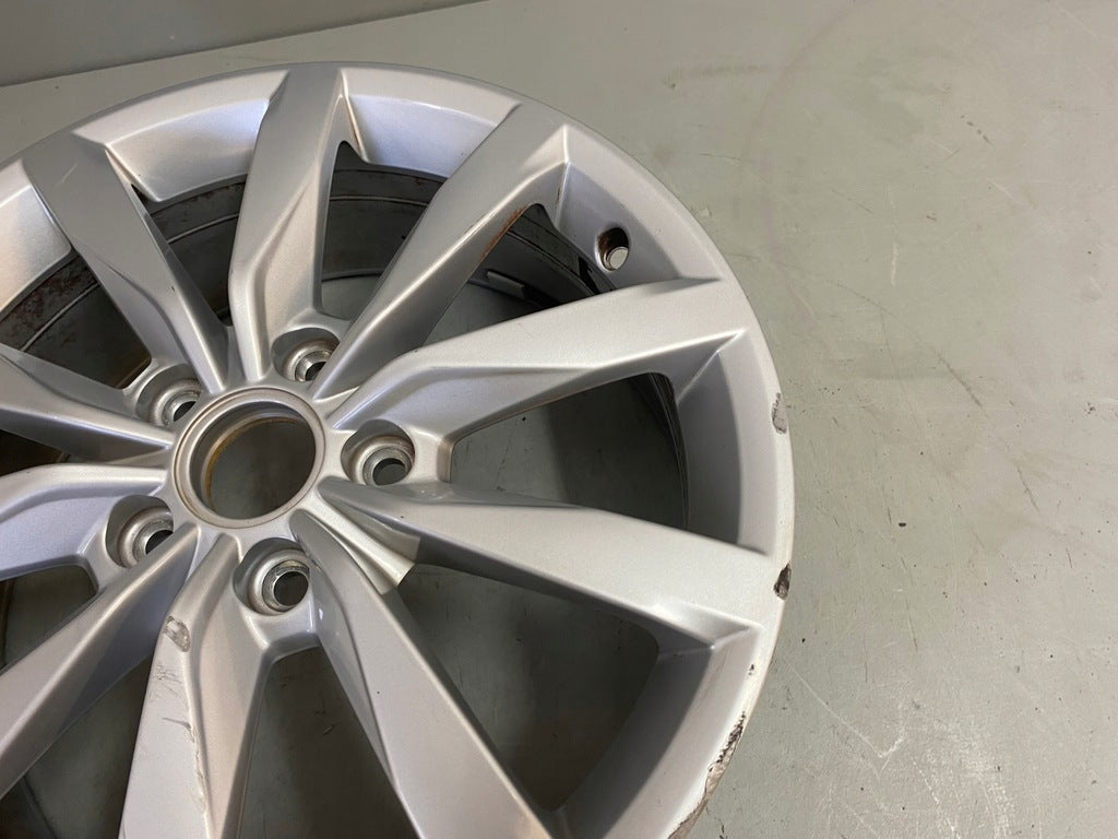 1x Alufelge 17 Zoll 6.0" 5x112 48ET Glanz 5G0601025 VW Golf Vii Rim Wheel FEL6723913769nz