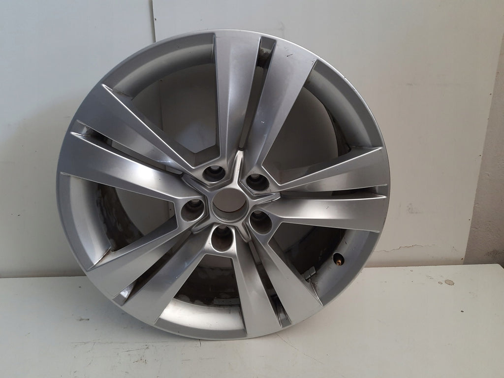 1x Alufelge 18 Zoll 7.0" 5x112 45ET Glanz Silber 57A601025E Skoda Karoq